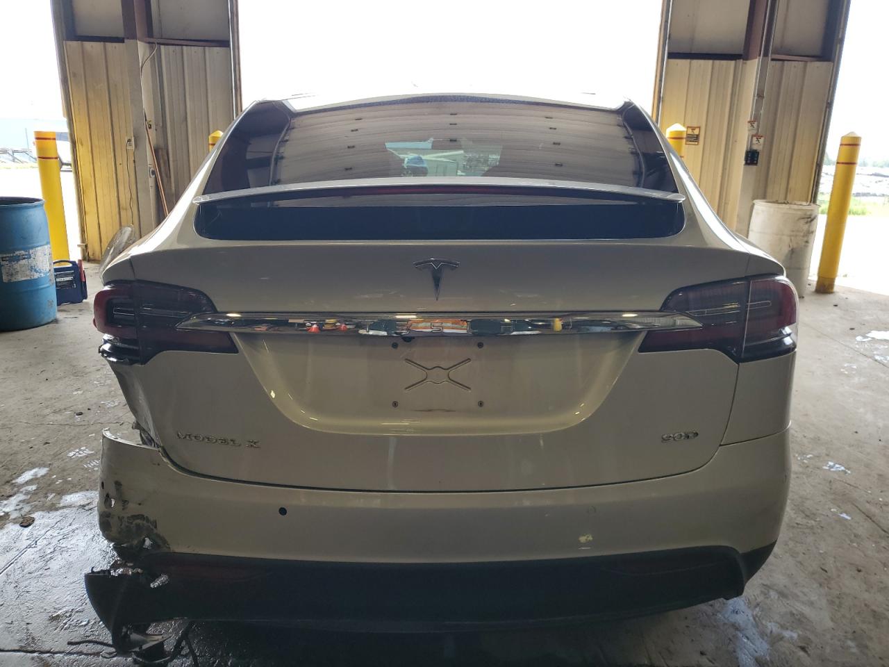 2016 Tesla Model X VIN: 5YJXCBE27GF018275 Lot: 72080015