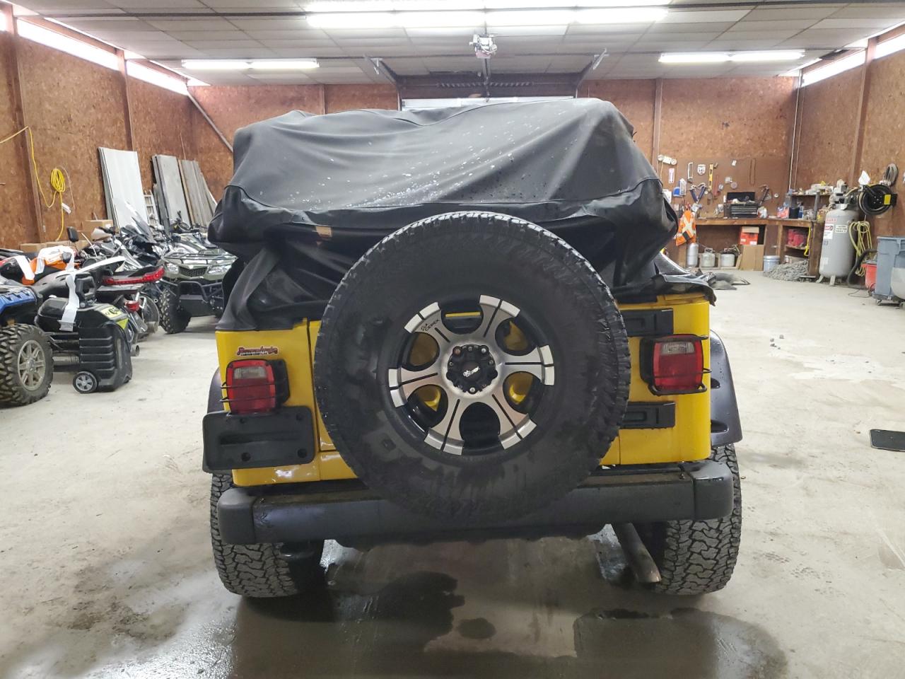 2005 Jeep Wrangler / Tj Rubicon VIN: 1J4FA69S05P384188 Lot: 63390845
