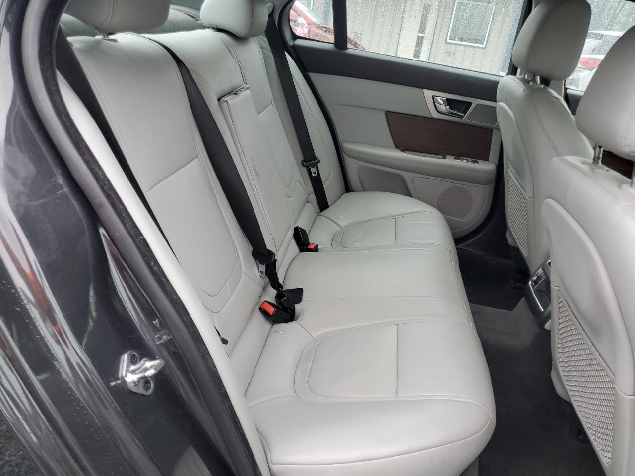 2015 Jaguar Xf 2.0T Premium VIN: SAJWA0FS4FPU75507 Lot: 63196605