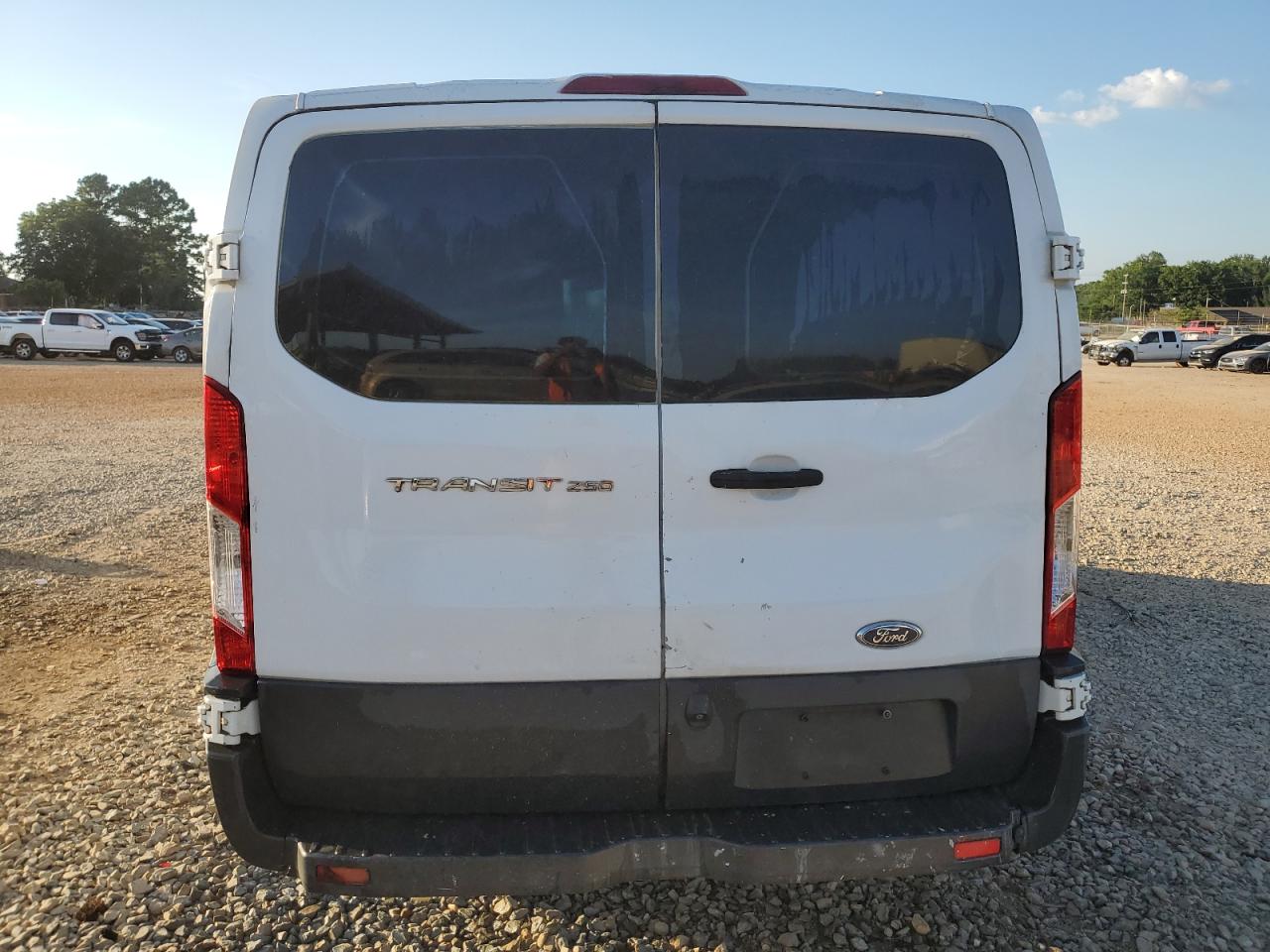 2017 Ford Transit T-250 VIN: 1FTYR1ZM3HKA21297 Lot: 63238425