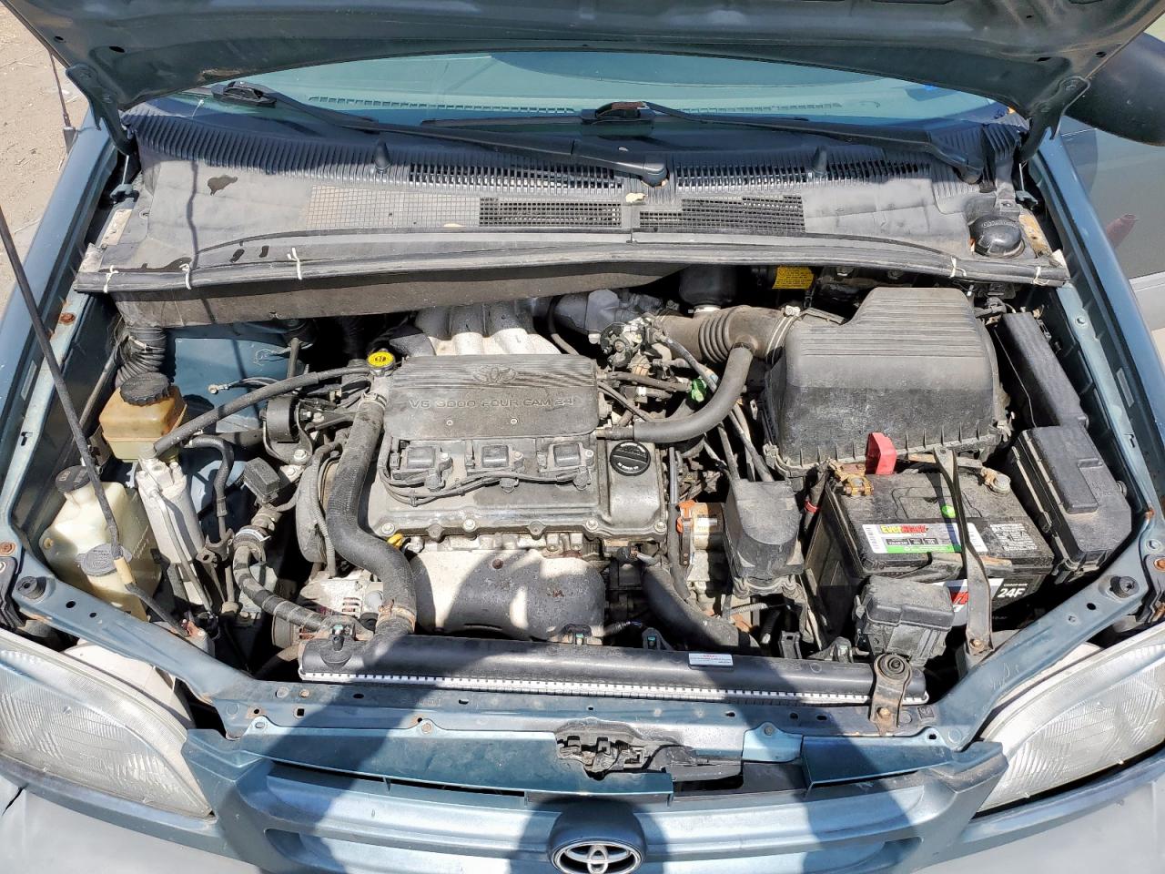 2000 Toyota Sienna Le VIN: 4T3ZF13C1YU199939 Lot: 64784415