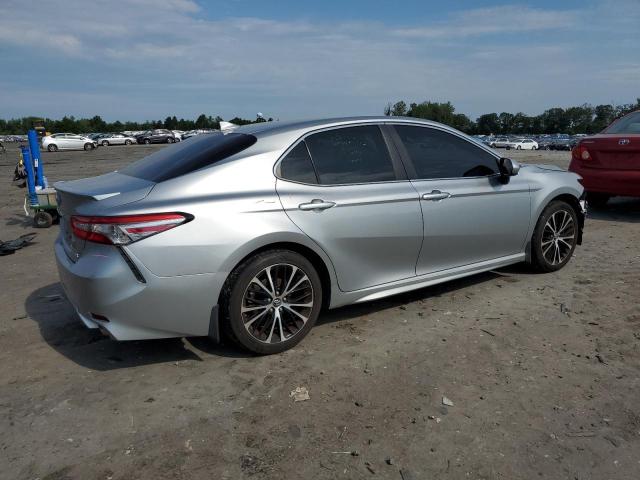  TOYOTA CAMRY 2019 Srebrny