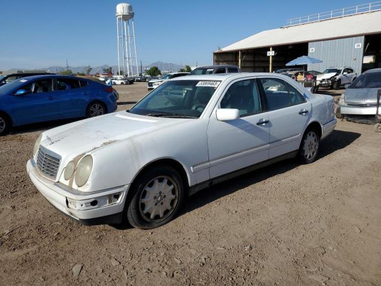 WDBJF65H3XA786979 1999 Mercedes-Benz E 320