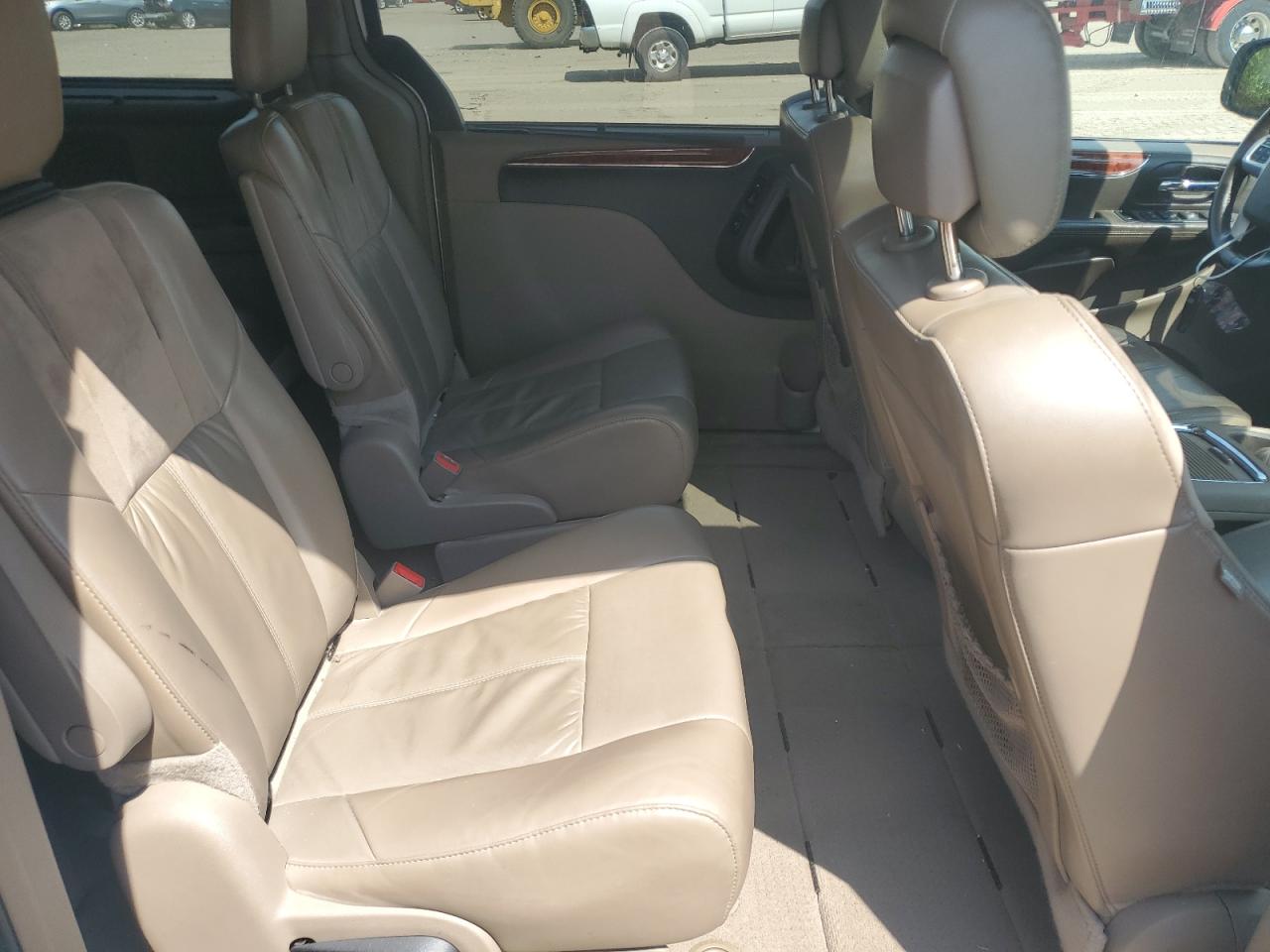2016 Chrysler Town & Country Limited Platinum VIN: 2C4RC1GG0GR200674 Lot: 62564185