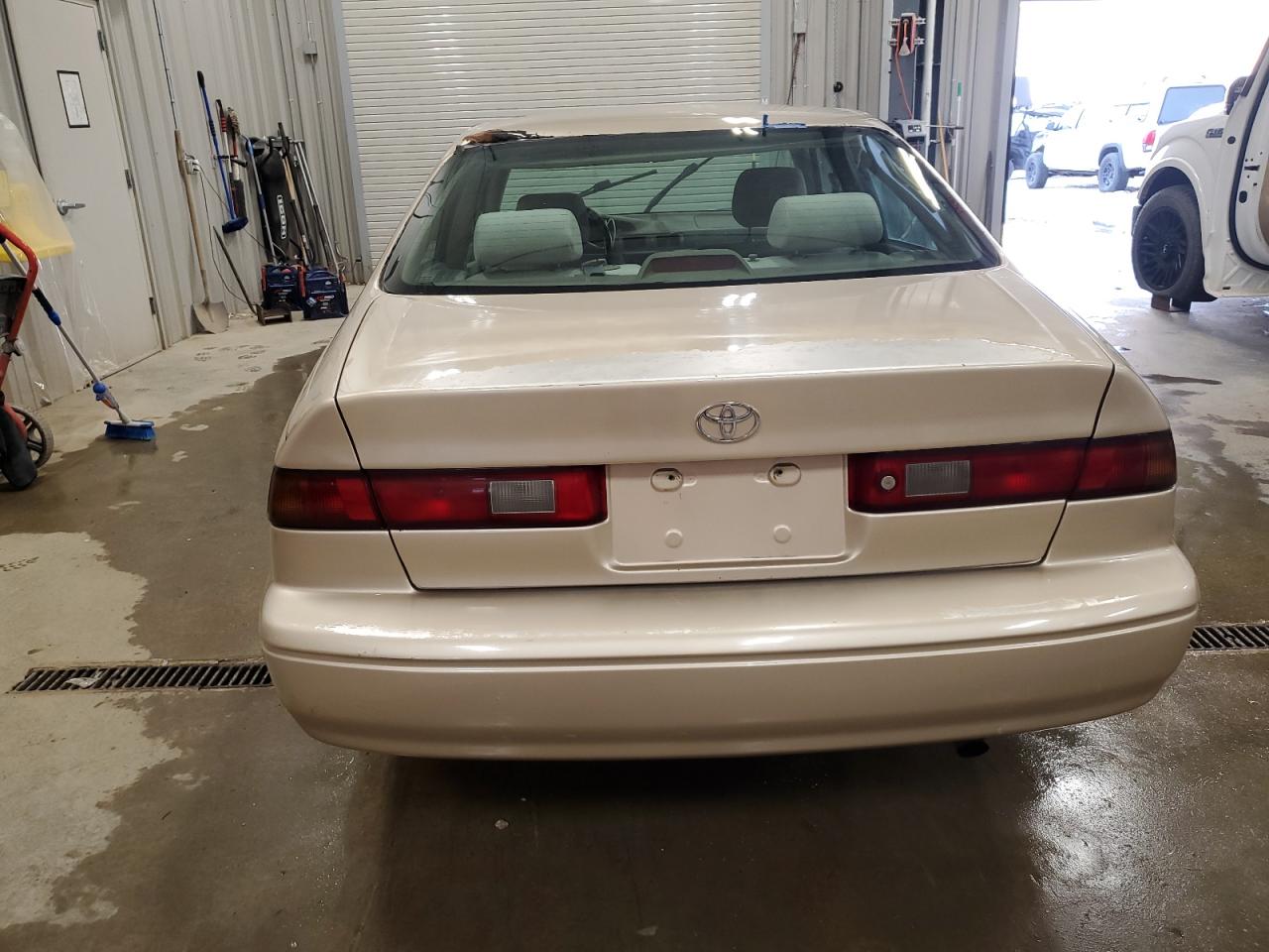 1999 Toyota Camry Le VIN: JT2BF28K6X0192889 Lot: 63778075