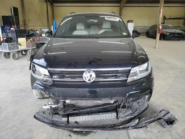  VOLKSWAGEN TIGUAN 2021 Черный