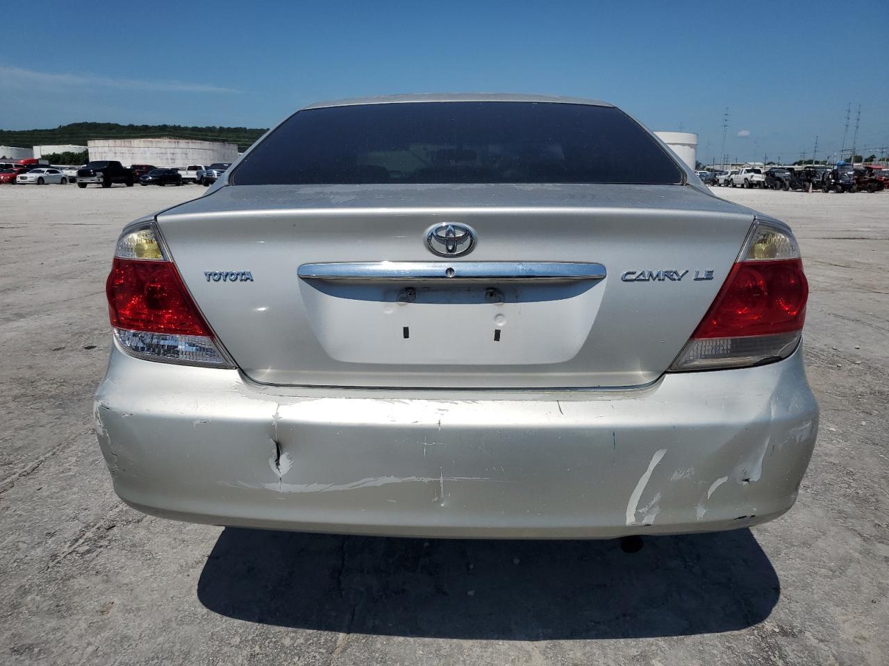 2005 Toyota Camry Le VIN: 4T1BE30K15U057509 Lot: 64249885