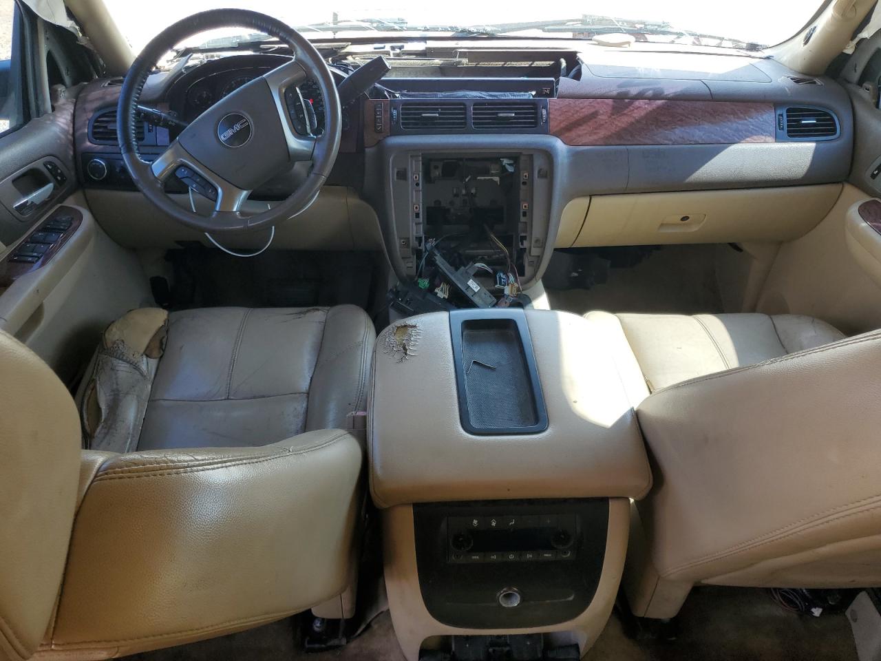 2007 GMC Yukon VIN: 1GKFC13J27R242858 Lot: 64682825
