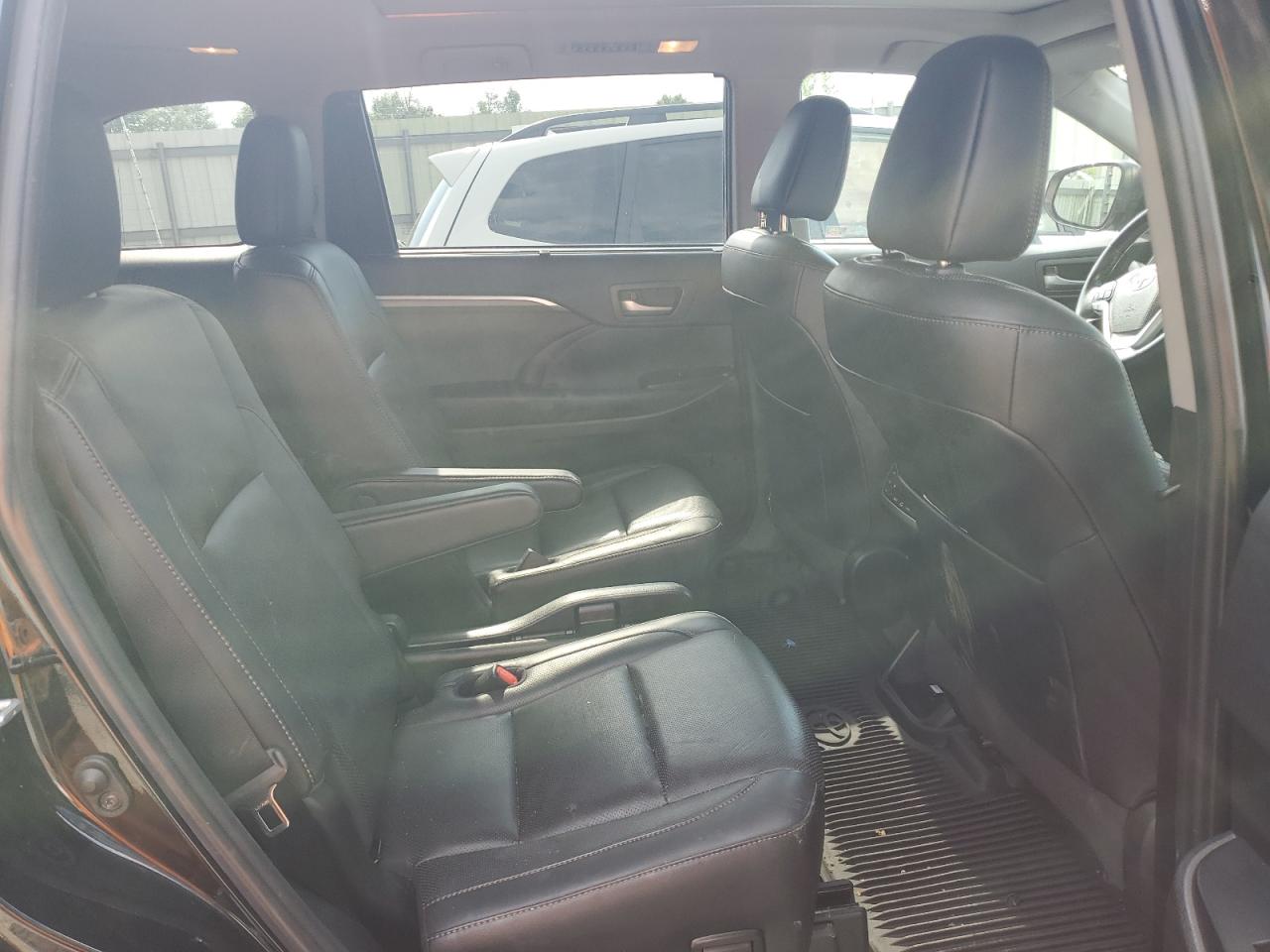 2019 Toyota Highlander Limited VIN: 5TDDZRFH3KS924540 Lot: 64001705