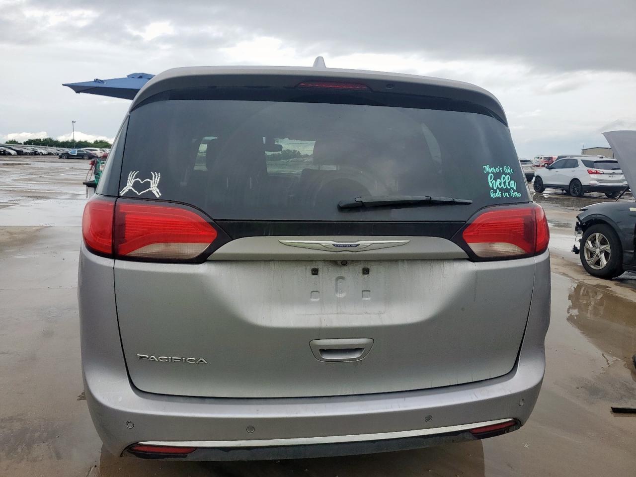 2020 Chrysler Pacifica Touring L VIN: 2C4RC1BG3LR279680 Lot: 64231945