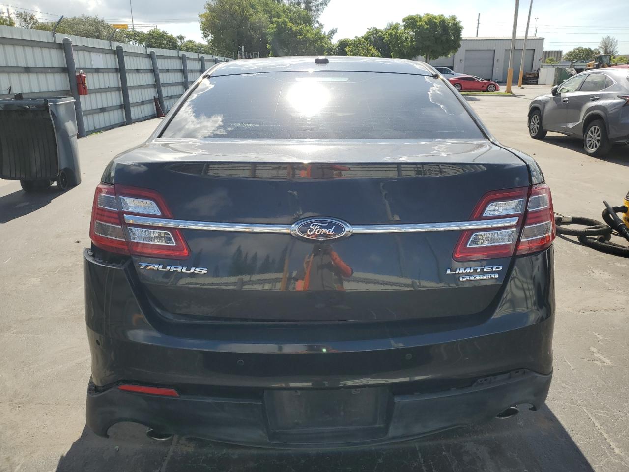 2015 Ford Taurus Limited VIN: 1FAHP2F87FG134310 Lot: 65589065