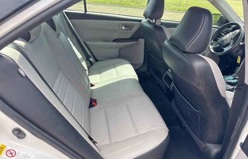 Sedans TOYOTA CAMRY 2016 White