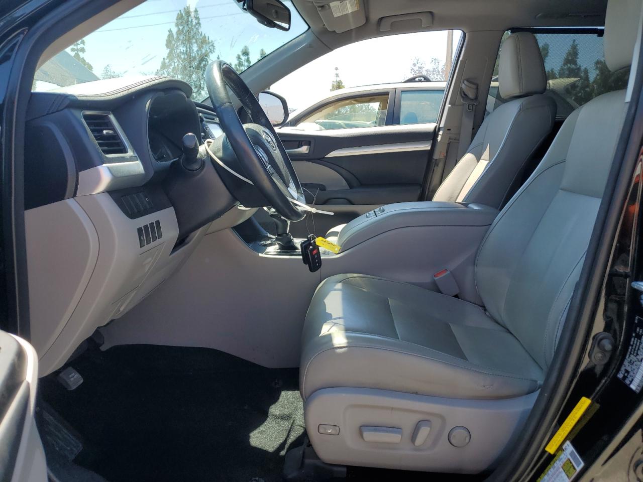 2015 Toyota Highlander Xle VIN: 5TDJKRFH2FS152965 Lot: 66479985