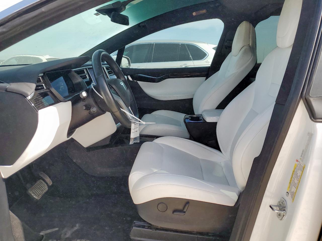 2017 Tesla Model X VIN: 5YJXCAE22HF061675 Lot: 65476395