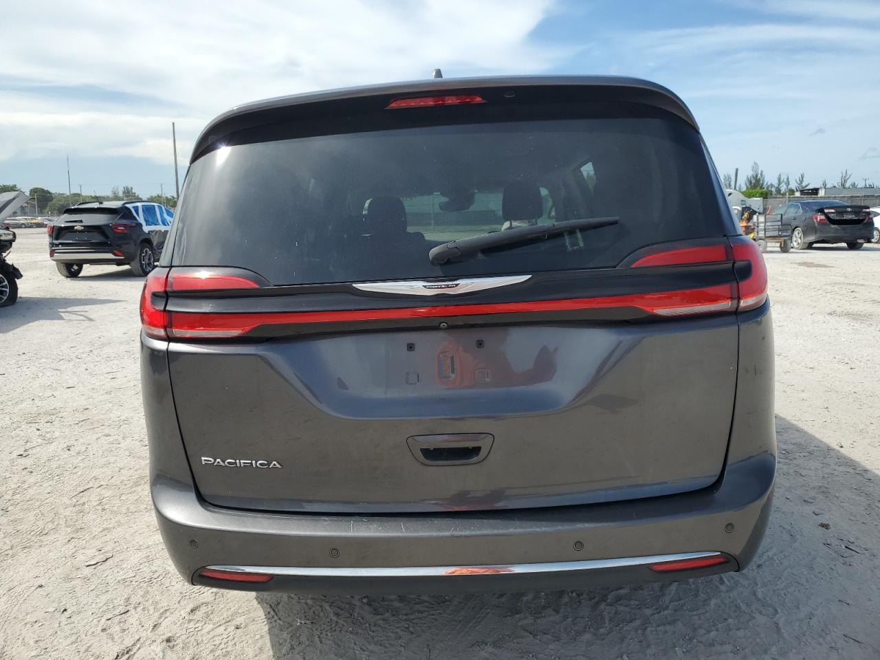 2021 Chrysler Pacifica Touring VIN: 2C4RC1FG5MR556809 Lot: 64132735
