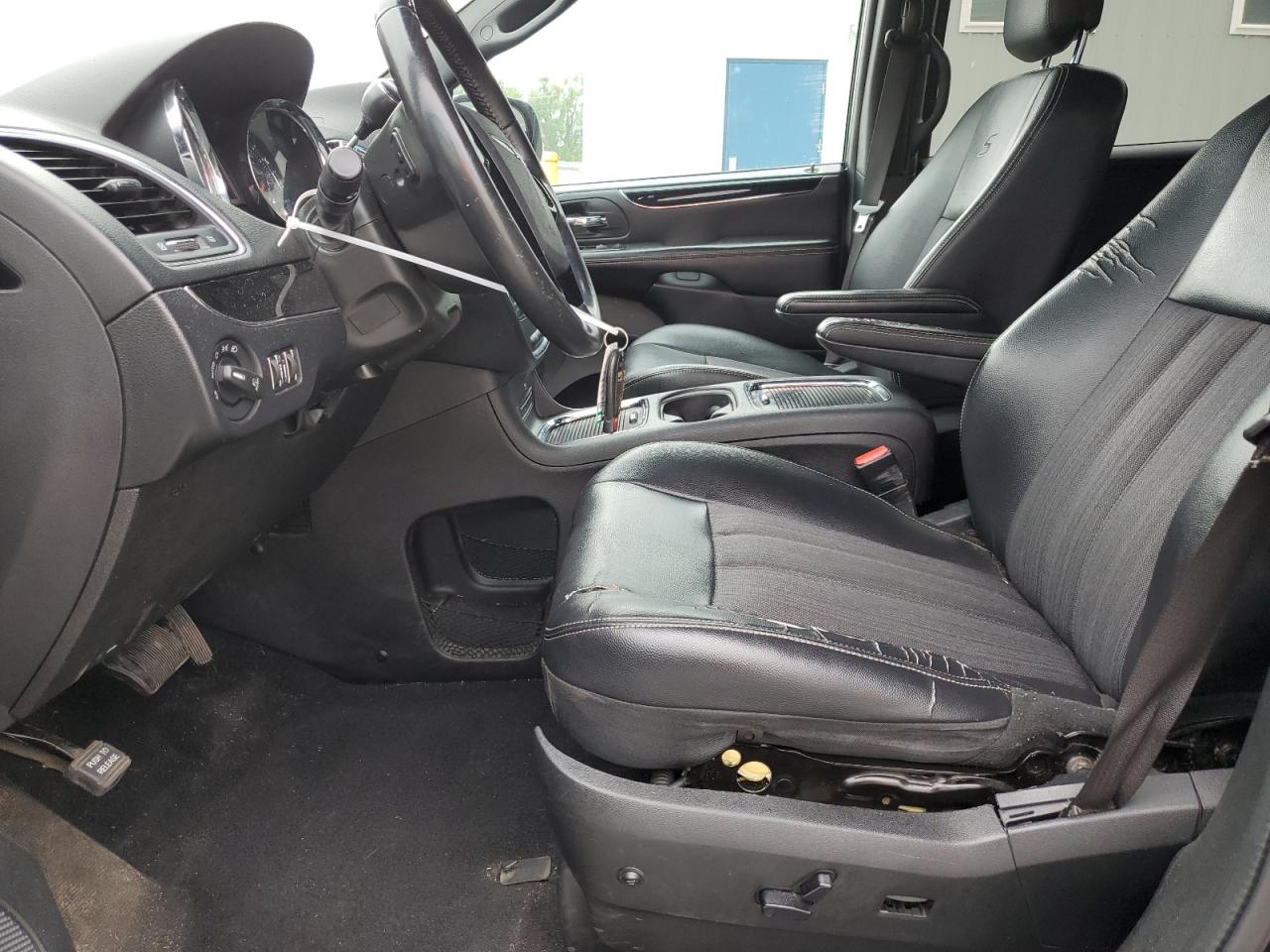 2014 Chrysler Town & Country S VIN: 2C4RC1HGXER174516 Lot: 64635015