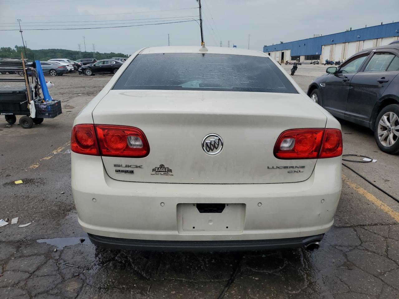 1G4HC5EM3BU103844 BUICK LUCERNE 2011 CREAM Photo 6