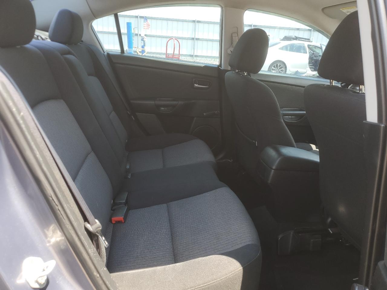 2007 Mazda 3 I VIN: JM1BK12G371632272 Lot: 62647125