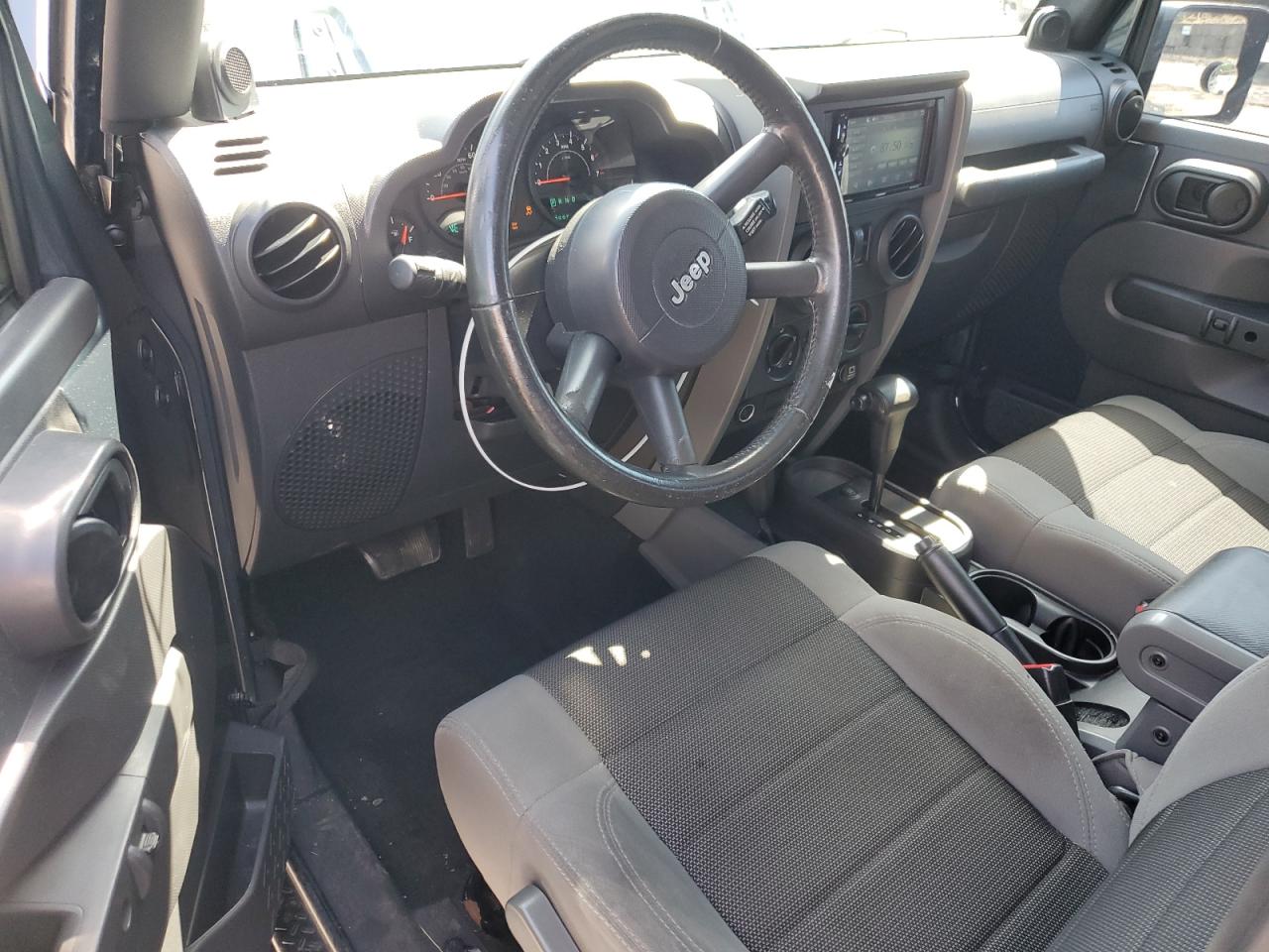2007 Jeep Wrangler X VIN: 1J4FA24117L170294 Lot: 64806715