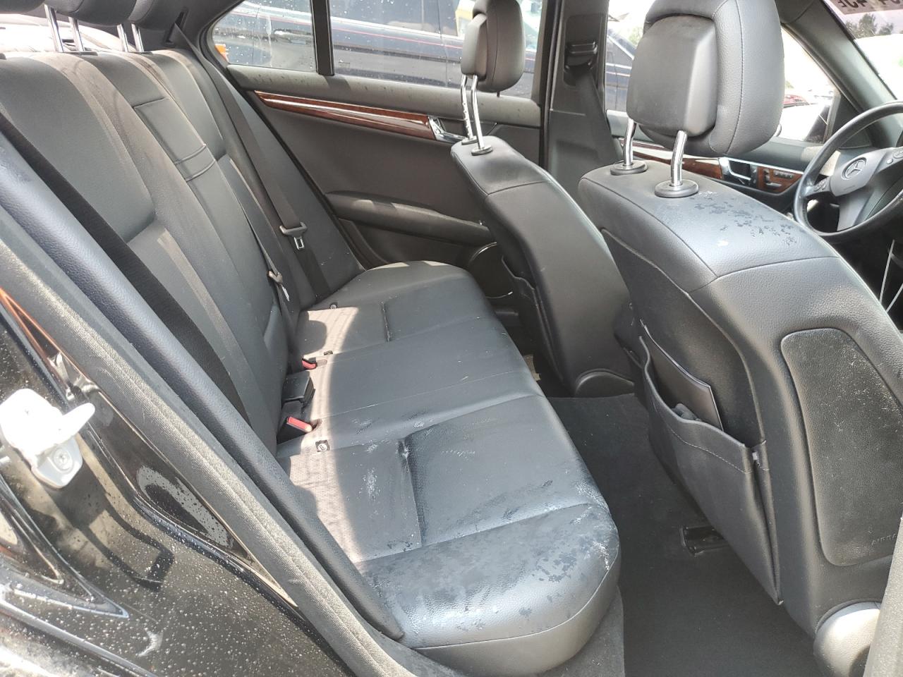 2010 Mercedes-Benz C 300 4Matic VIN: WDDGF8BB2AR127748 Lot: 63804645