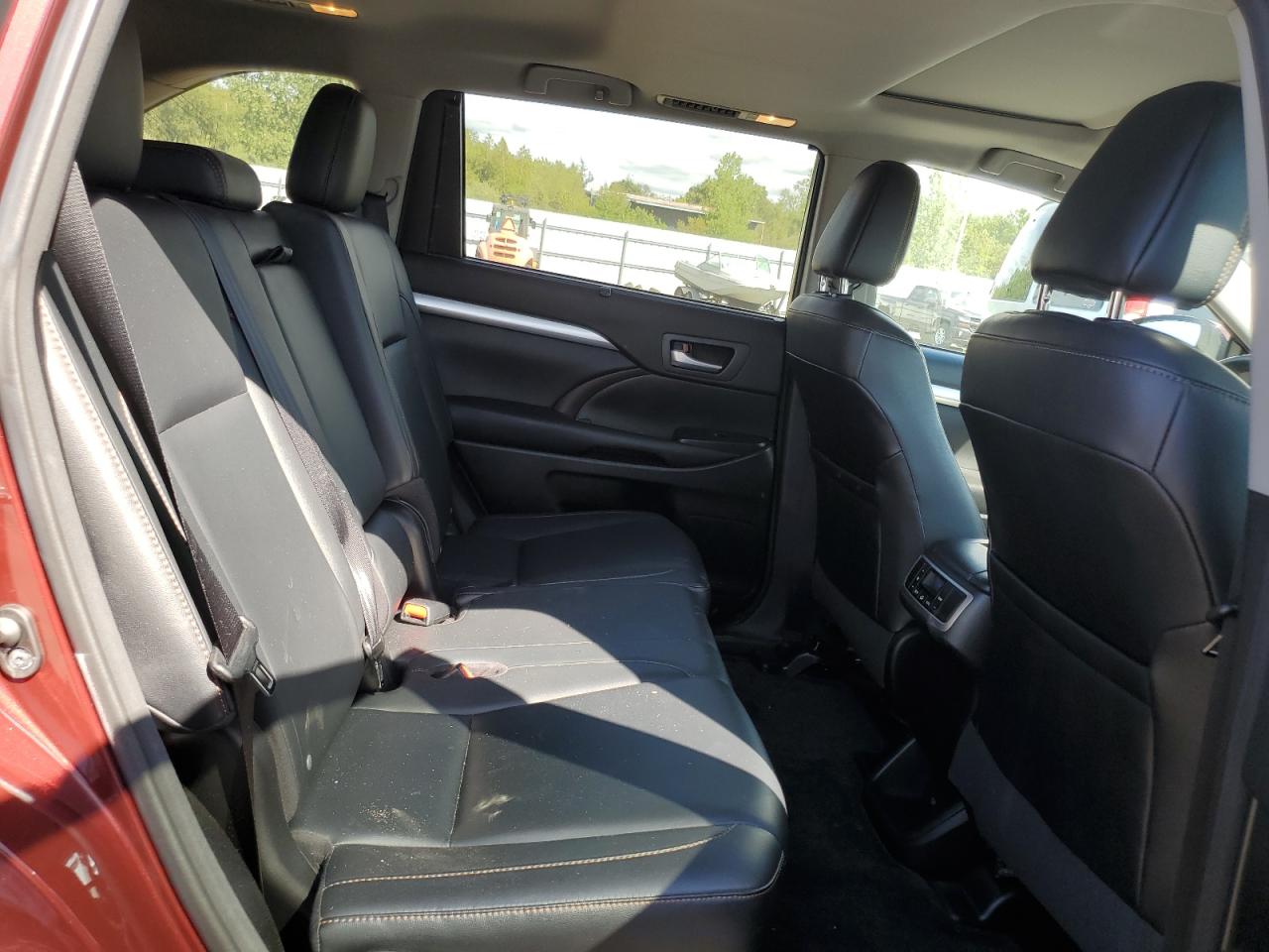 2016 Toyota Highlander Xle VIN: 5TDJKRFH6GS343435 Lot: 64822325