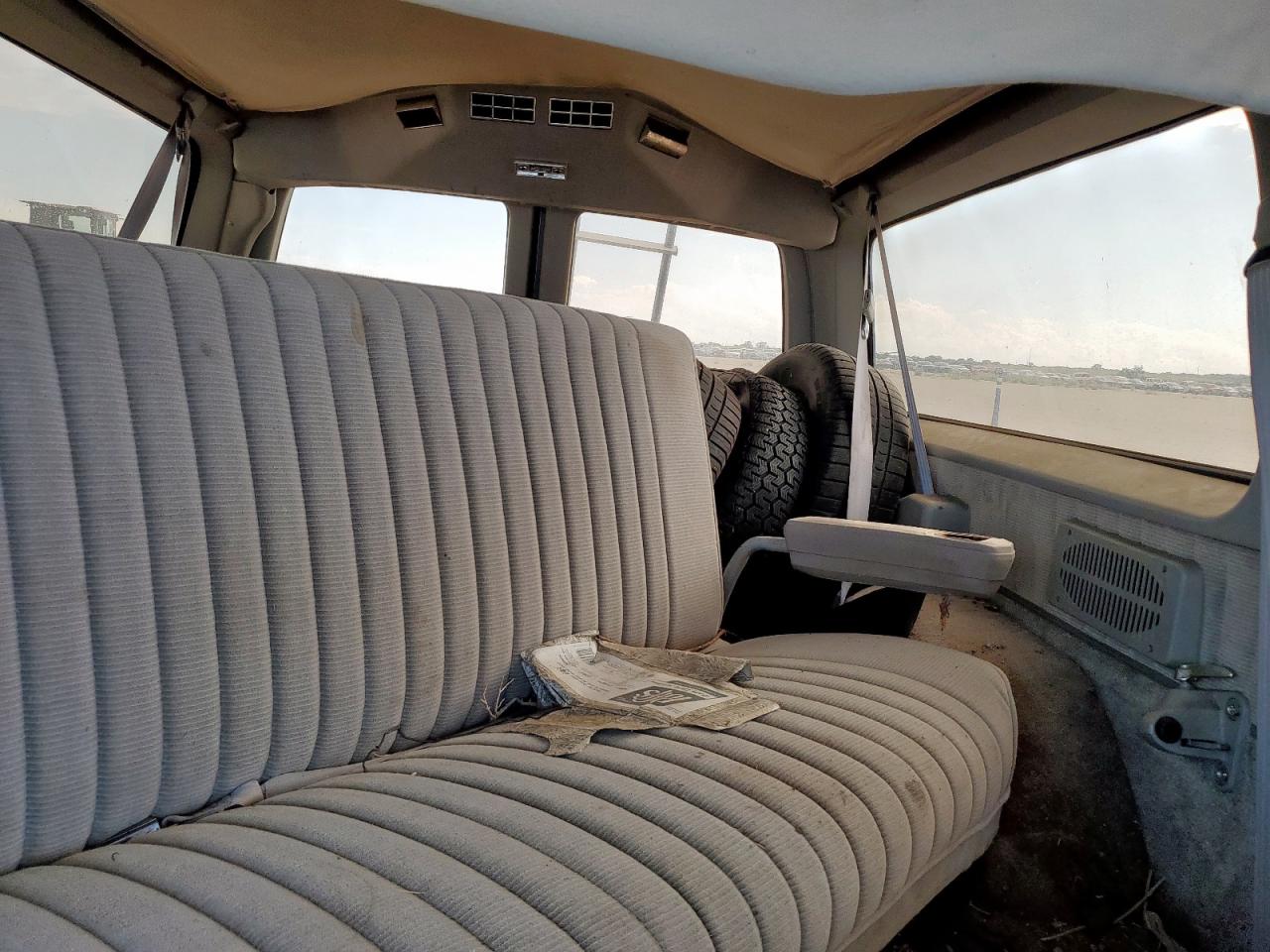 1991 GMC Suburban R15 Conventional VIN: 1GKER16C5MF505204 Lot: 62794065