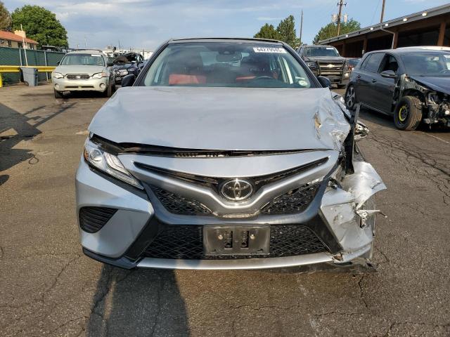  TOYOTA CAMRY 2019 Srebrny