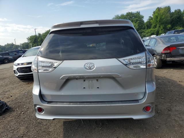  TOYOTA SIENNA 2015 Srebrny