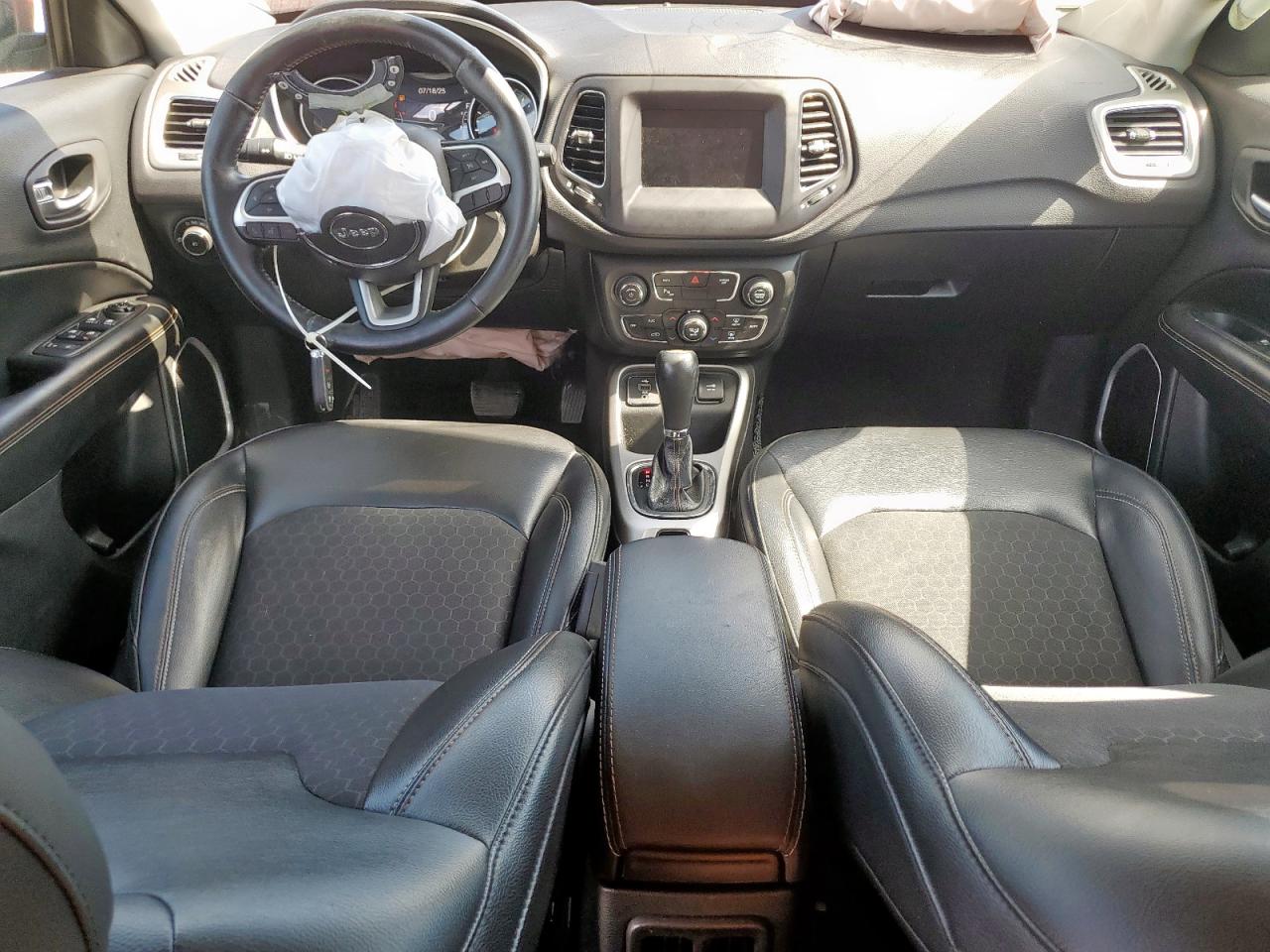 2018 Jeep Compass Latitude VIN: 3C4NJCBB5JT205126 Lot: 65644865