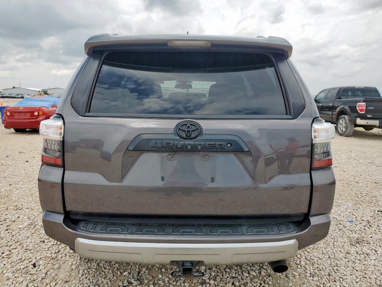 2018 Toyota 4Runner Sr5/Sr5 Premium VIN: JTEBU5JR9J5589640 Lot: 63078665