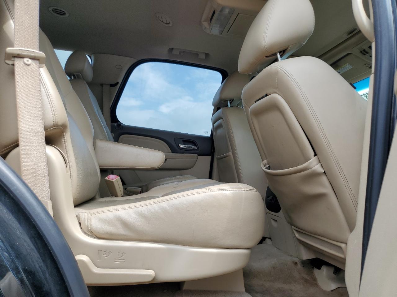 2010 GMC Yukon Denali VIN: 1GKUKEEFXAR191336 Lot: 63604875