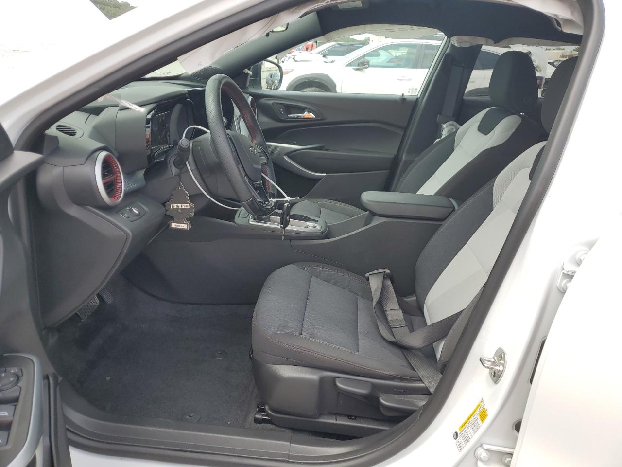 2024 Chevrolet Trax 1Rs VIN: KL77LGE27RC215148 Lot: 64604505