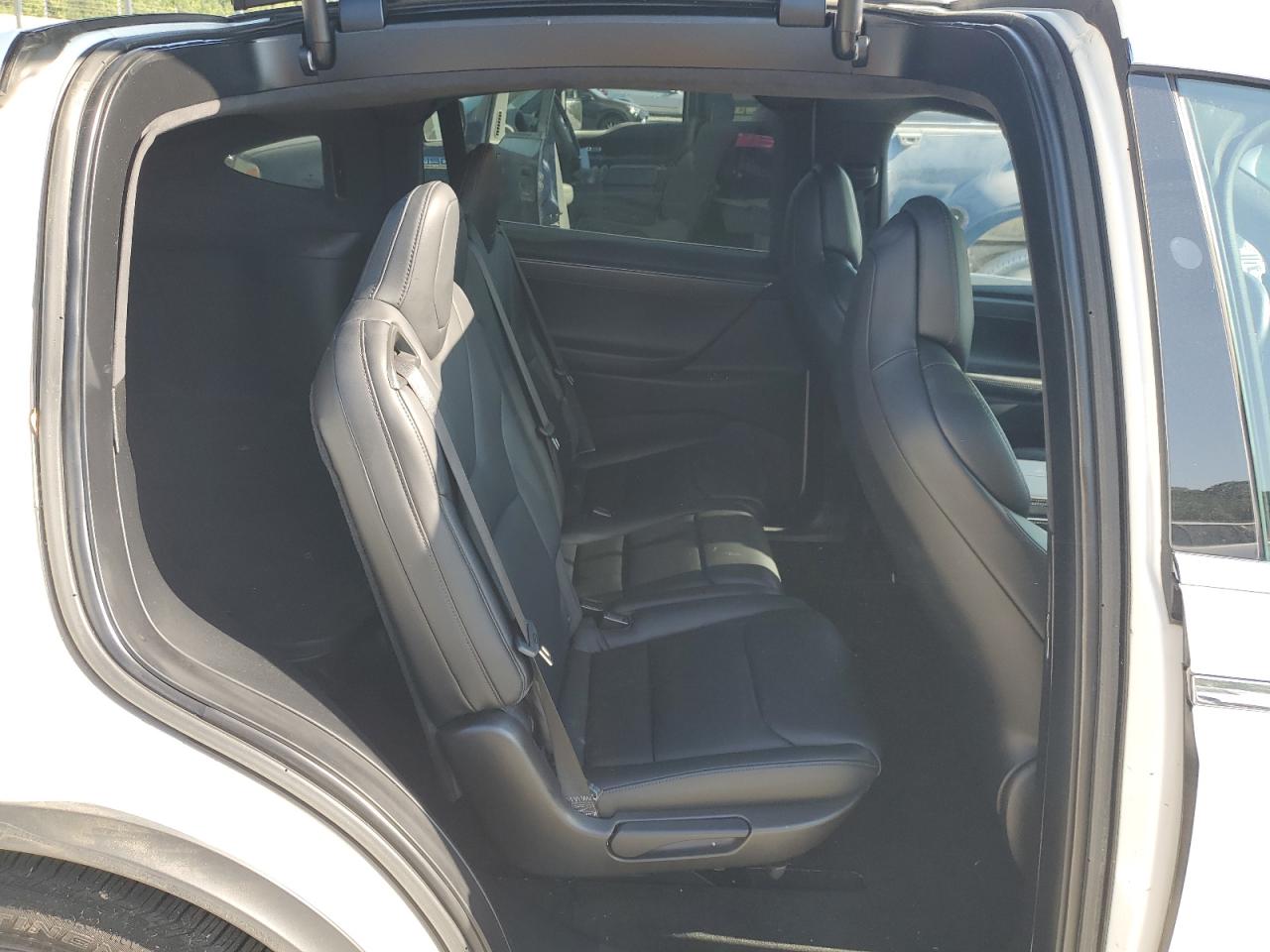 2018 Tesla Model X VIN: 5YJXCAE43JF101981 Lot: 67074215