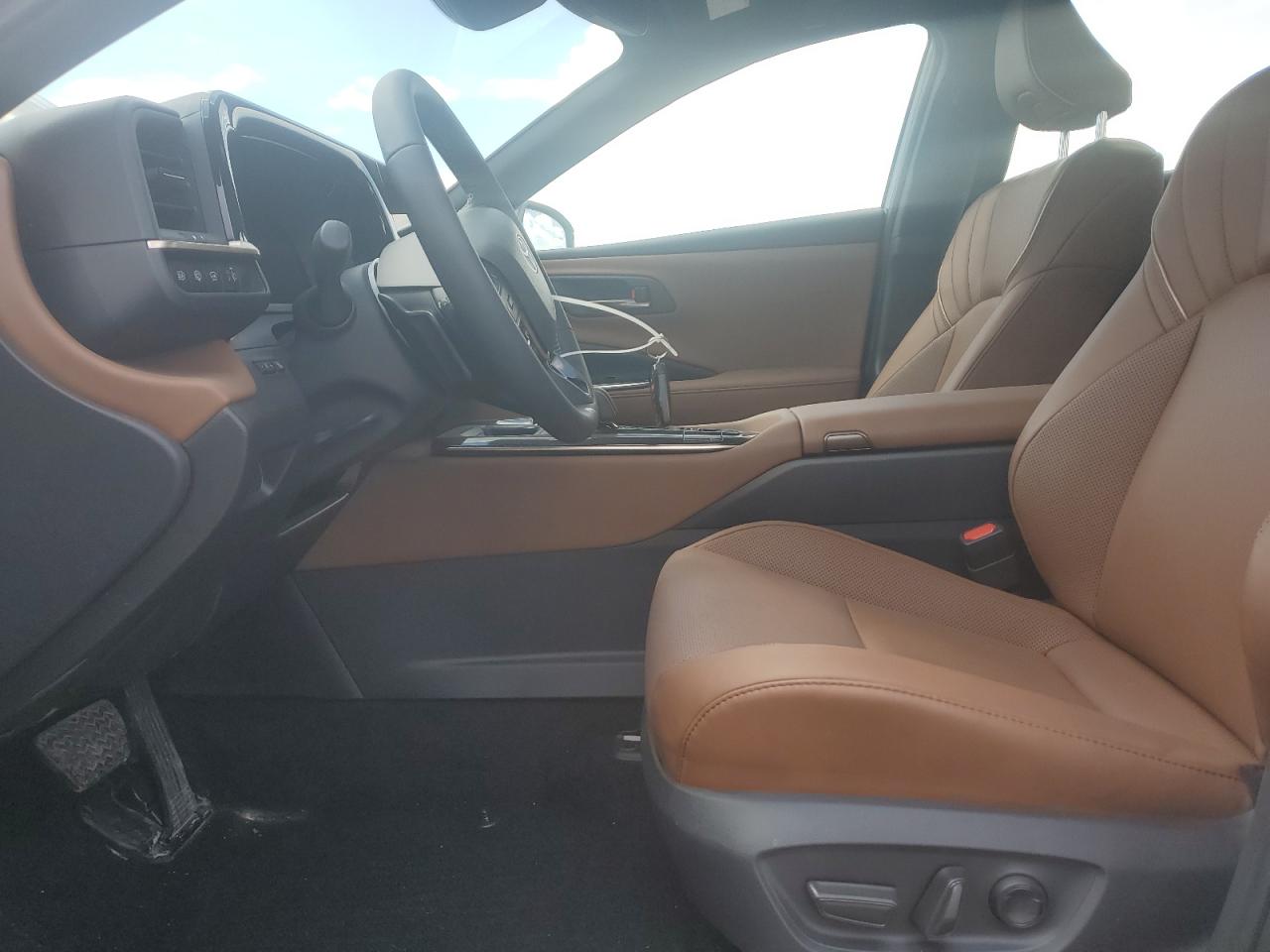 2025 Toyota Crown Signia Xle VIN: JTDACAAJ5S3008587 Lot: 64138385