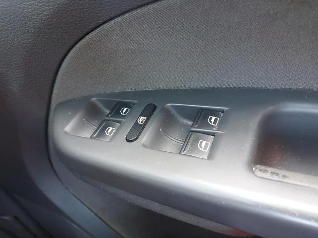 2005 VOLKSWAGEN TOURAN SE