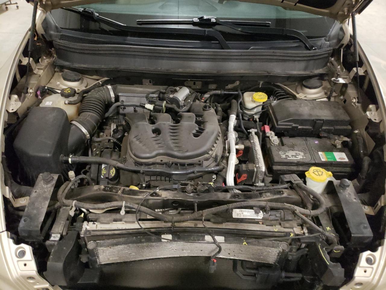 2015 Jeep Cherokee Latitude VIN: 1C4PJMCS0FW665681 Lot: 64639945
