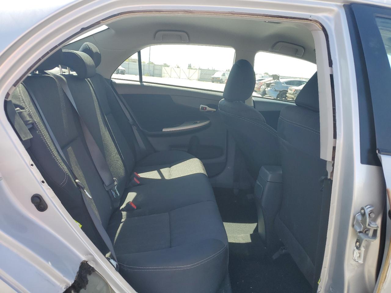2t1bu4ee7dc985952 2T1BU4EE7DC985952 2013 Toyota Corolla Base