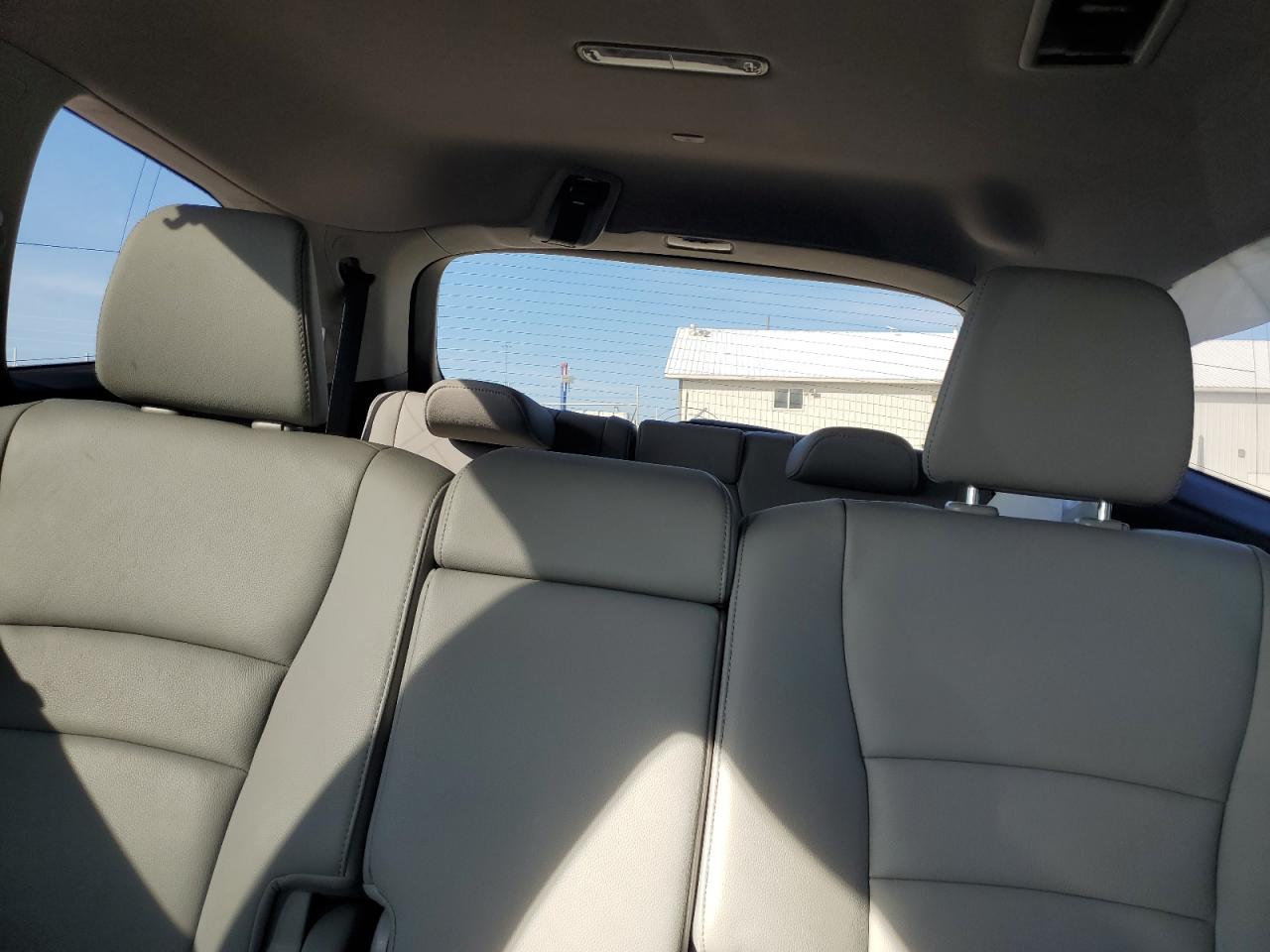 2018 Honda Pilot Touring VIN: 5FNYF6H99JB025070 Lot: 64745825