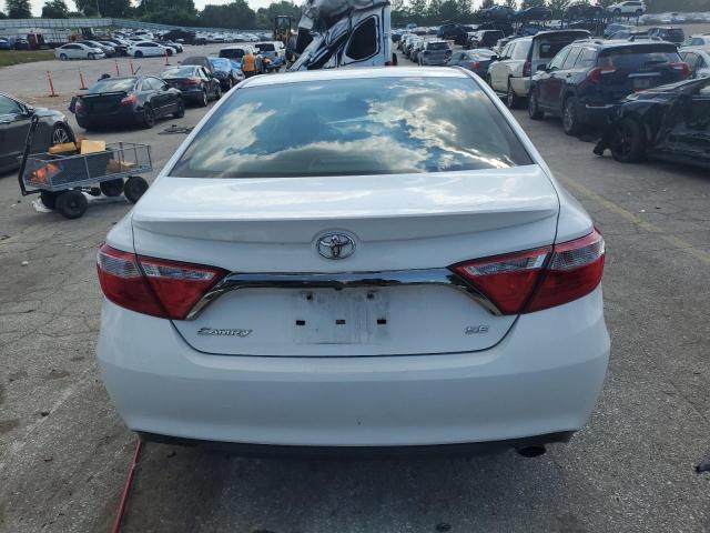  TOYOTA CAMRY 2017 Biały
