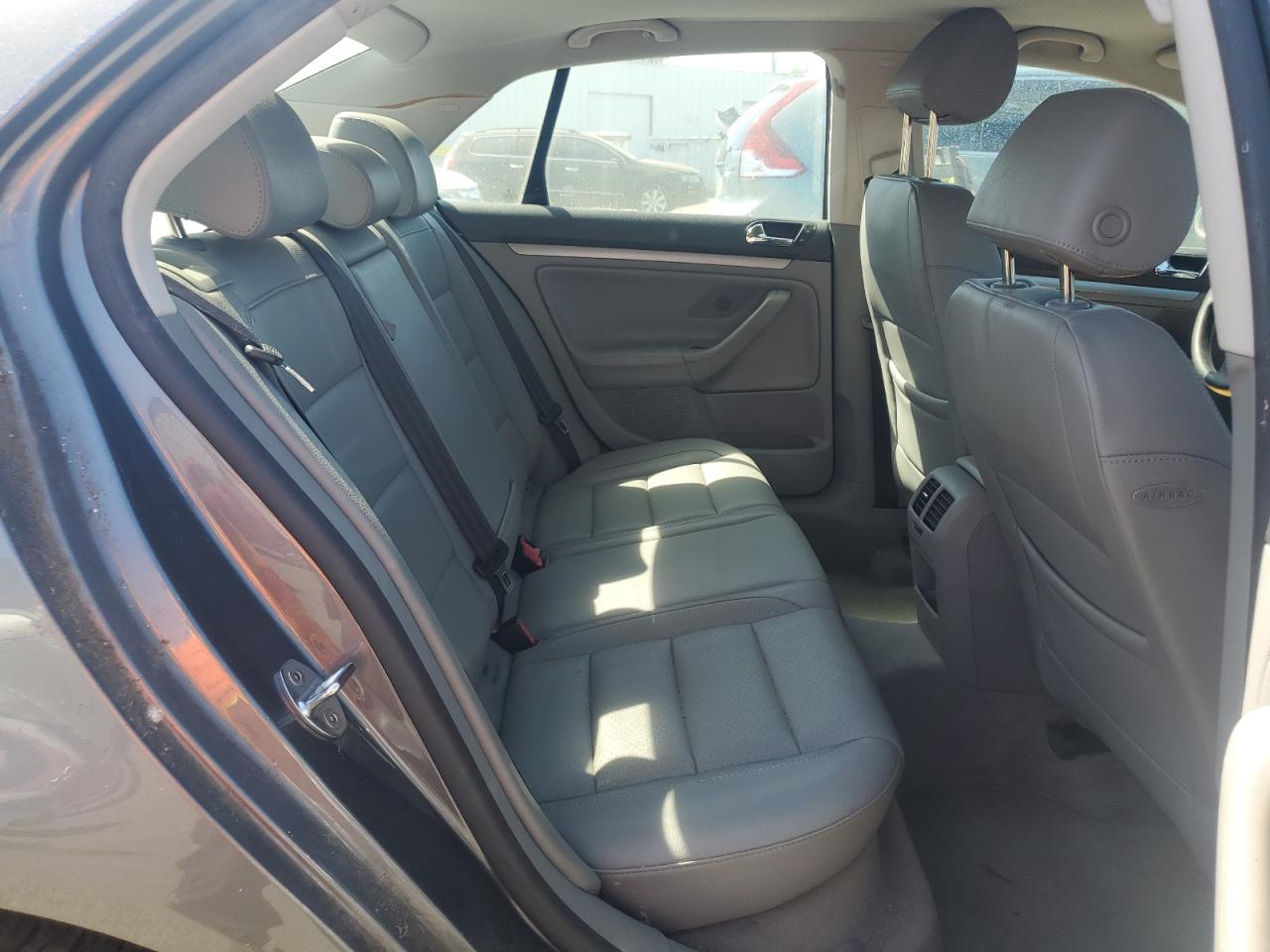 2005 Volkswagen New Jetta 2.5 VIN: 3VWRG71K95M619046 Lot: 63351685