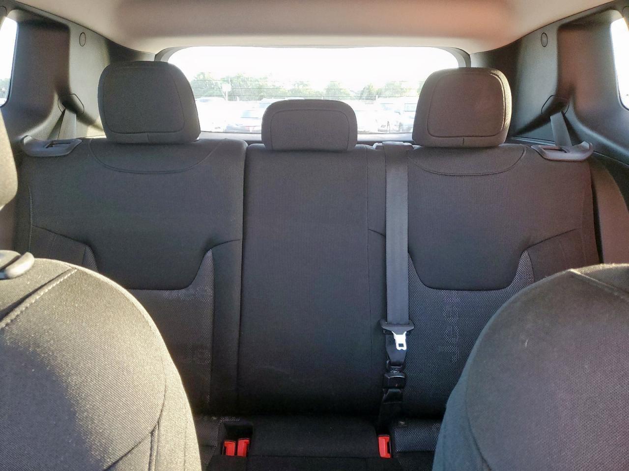 2016 Jeep Renegade Latitude VIN: ZACCJABTXGPD98233 Lot: 64839165
