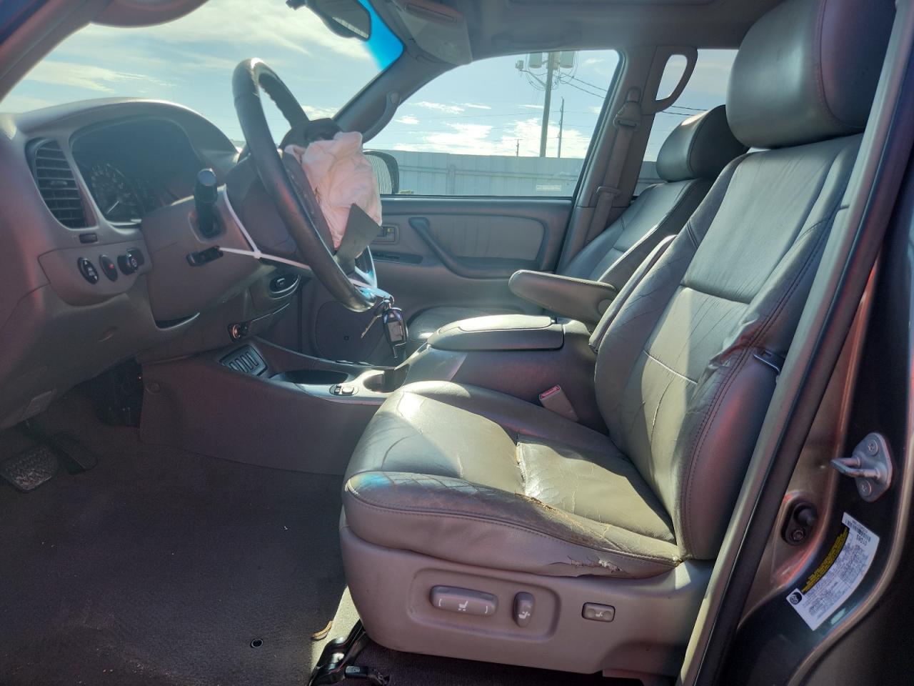 2005 Toyota Sequoia Limited VIN: 5TDZT38A55S240145 Lot: 64302605