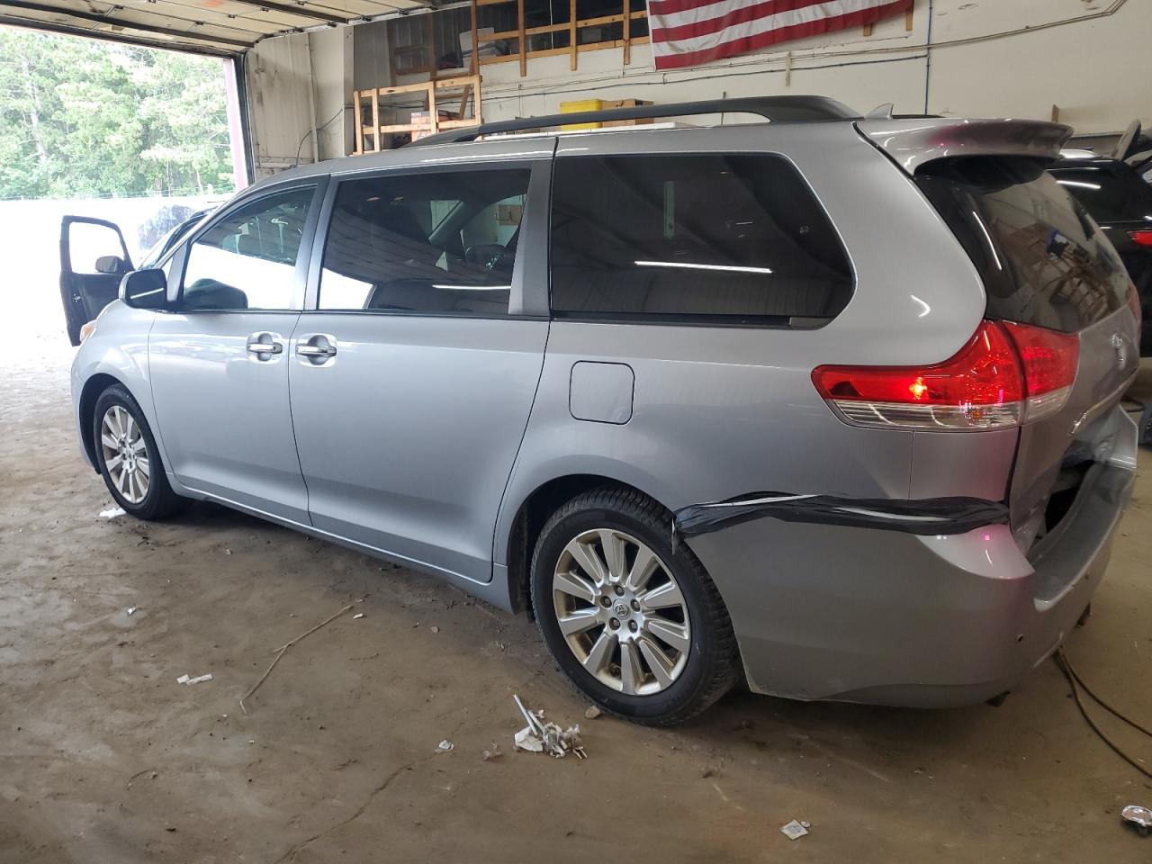 2011 Toyota Sienna Xle VIN: 5TDYK3DC2BS101429 Lot: 66796775