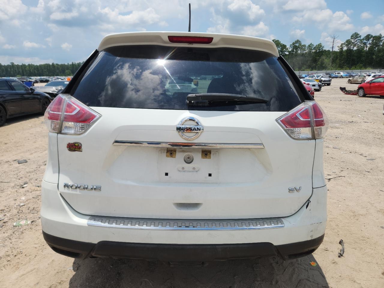 2016 Nissan Rogue S VIN: KNMAT2MT2GP621141 Lot: 64663475