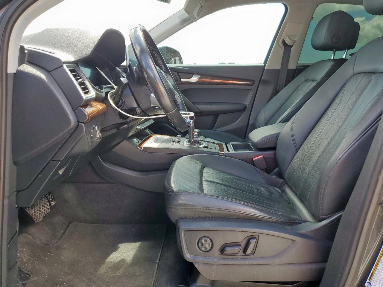 wa1bnafy9j2011379 WA1BNAFY9J2011379 2018 Audi Q5 Premium Plus