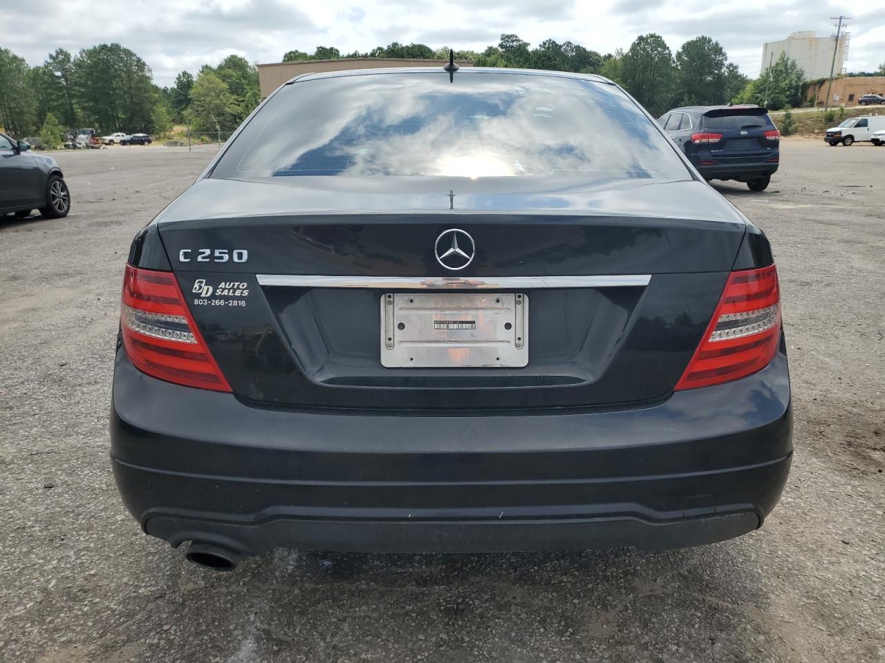 2013 Mercedes-Benz C 250 VIN: WDDGF4HBXDR272377 Lot: 62381345