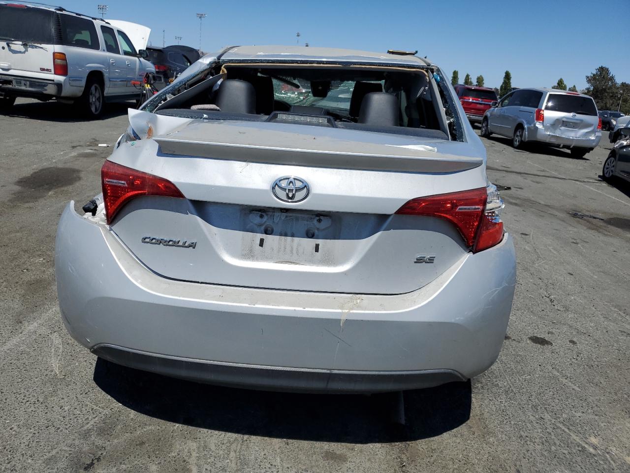 2017 Toyota Corolla L VIN: 5YFBURHE8HP696822 Lot: 65637045