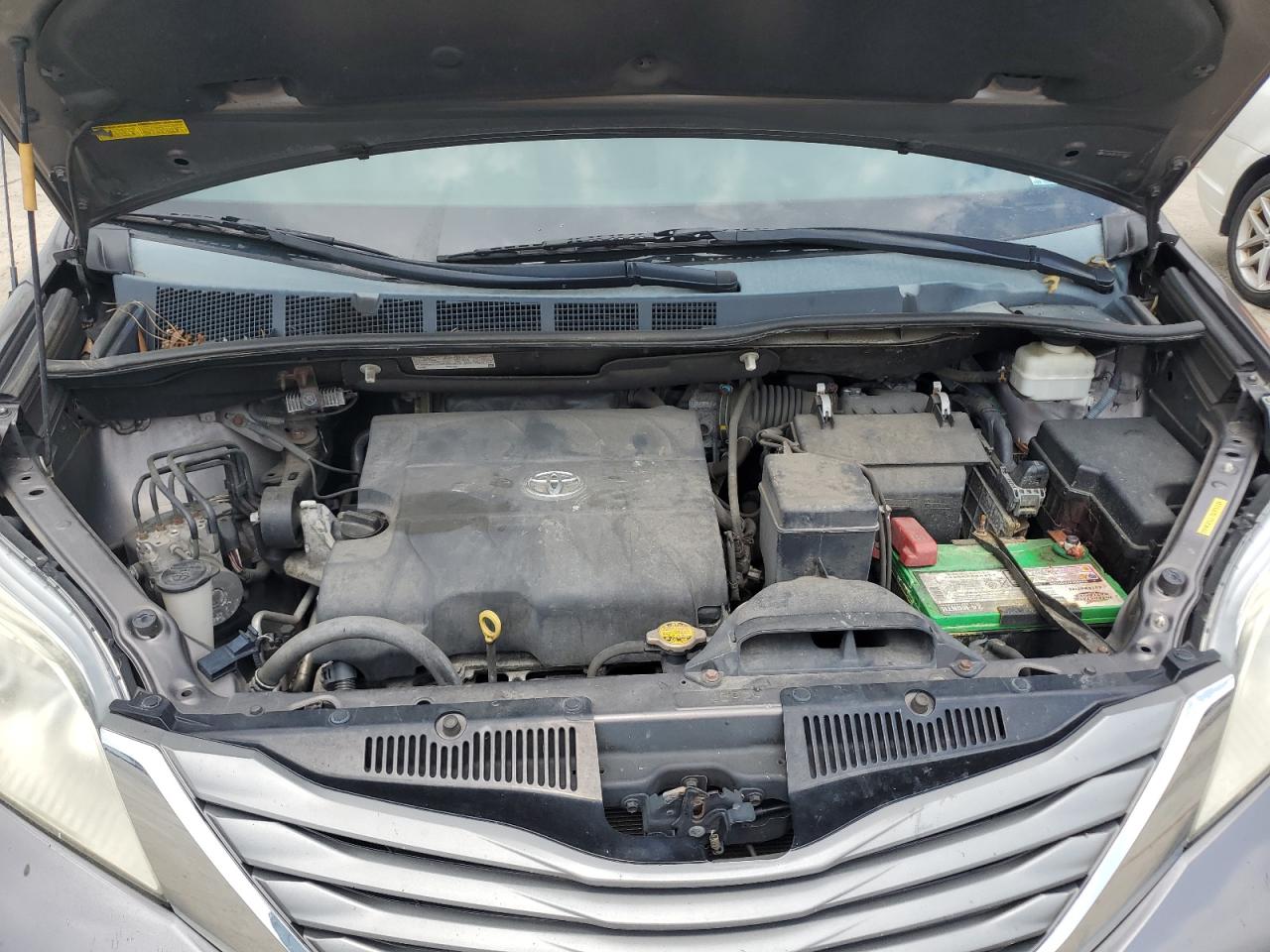 2013 Toyota Sienna Xle VIN: 5TDYK3DC1DS376051 Lot: 65176025