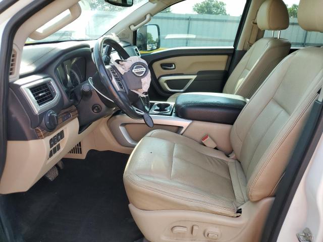  NISSAN TITAN 2017 Biały