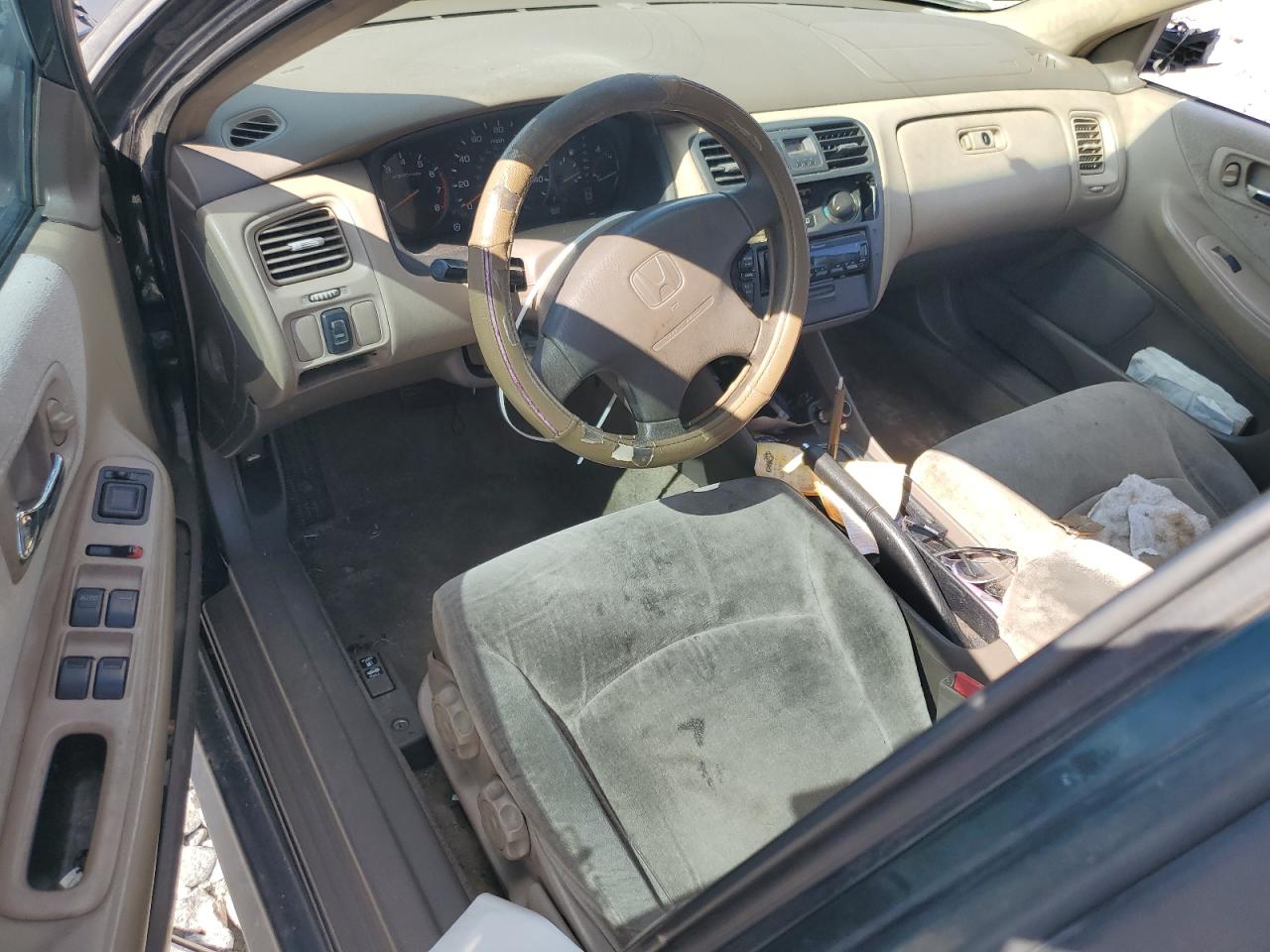 2001 Honda Accord Lx VIN: 1HGCG56421A144825 Lot: 64596595